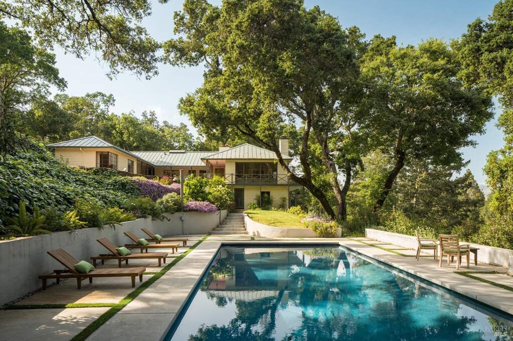 2480 Spring Mountain Road photo