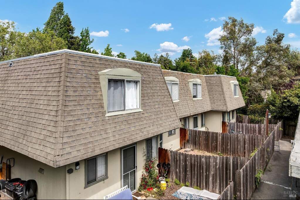 152 Valparaiso Avenue photo