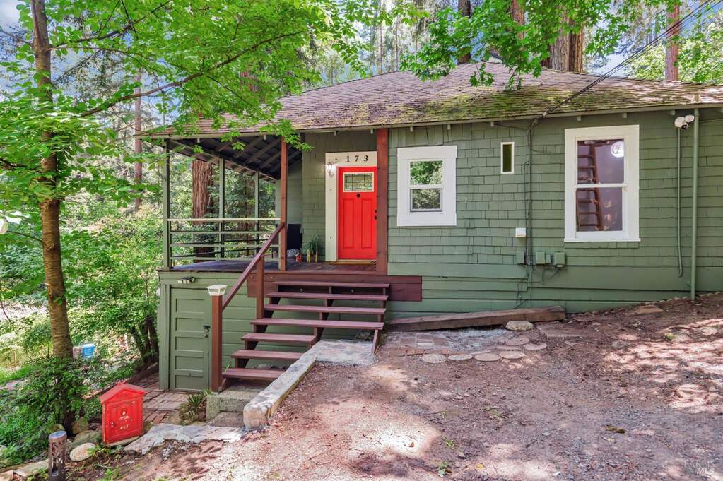 173 Redwood Avenue photo