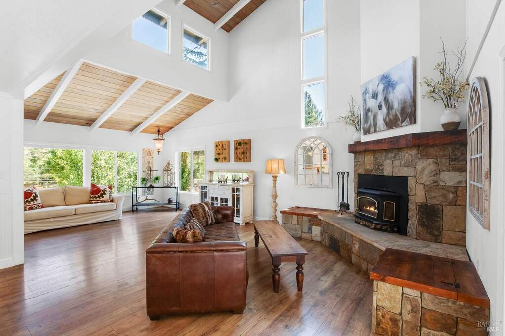 433 San Geronimo Valley Drive photo