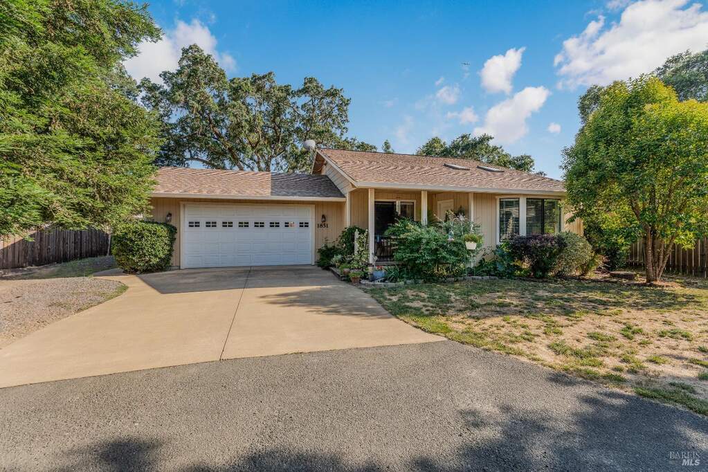 1851 Daniel Way photo