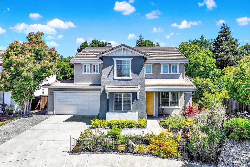 400 Bettona Way photo