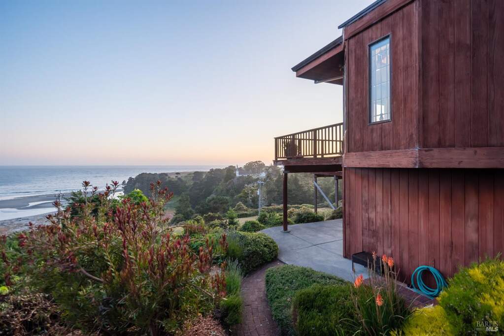 44771 Crestwood Drive photo