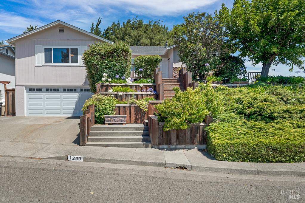 1200 James Way photo