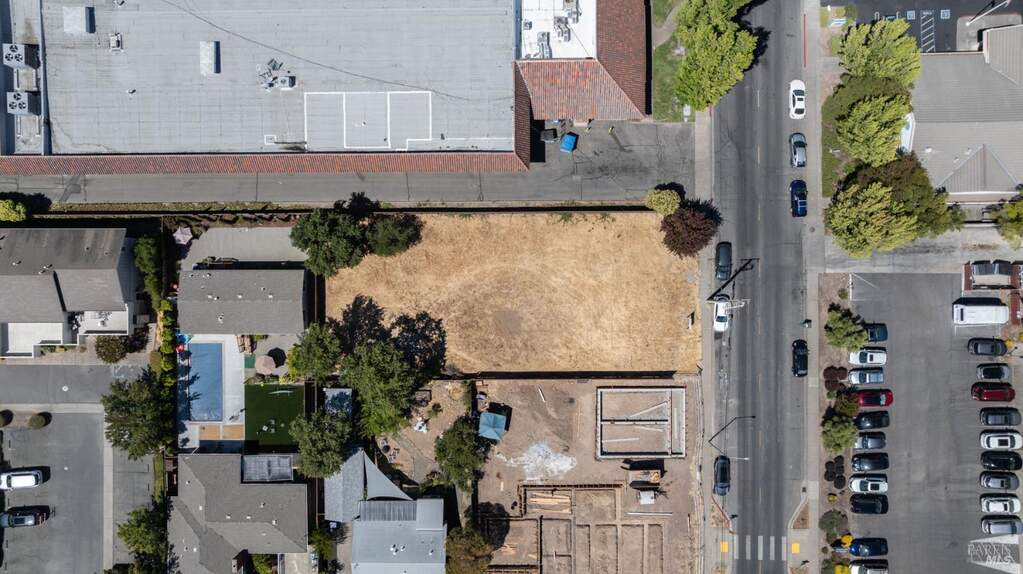 673 2nd Street W photo