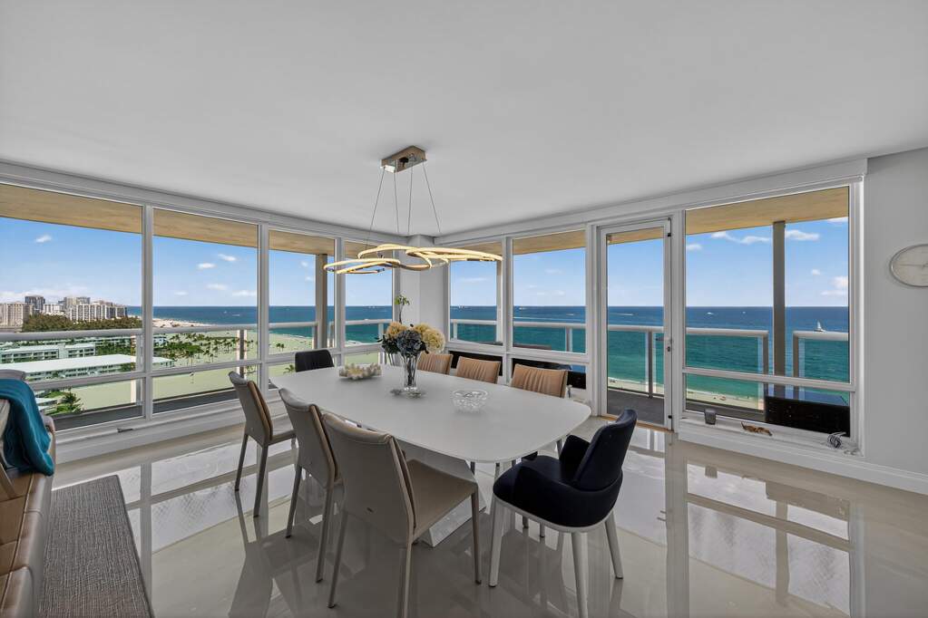 Huge Living Room / Dining room with breathtaking v