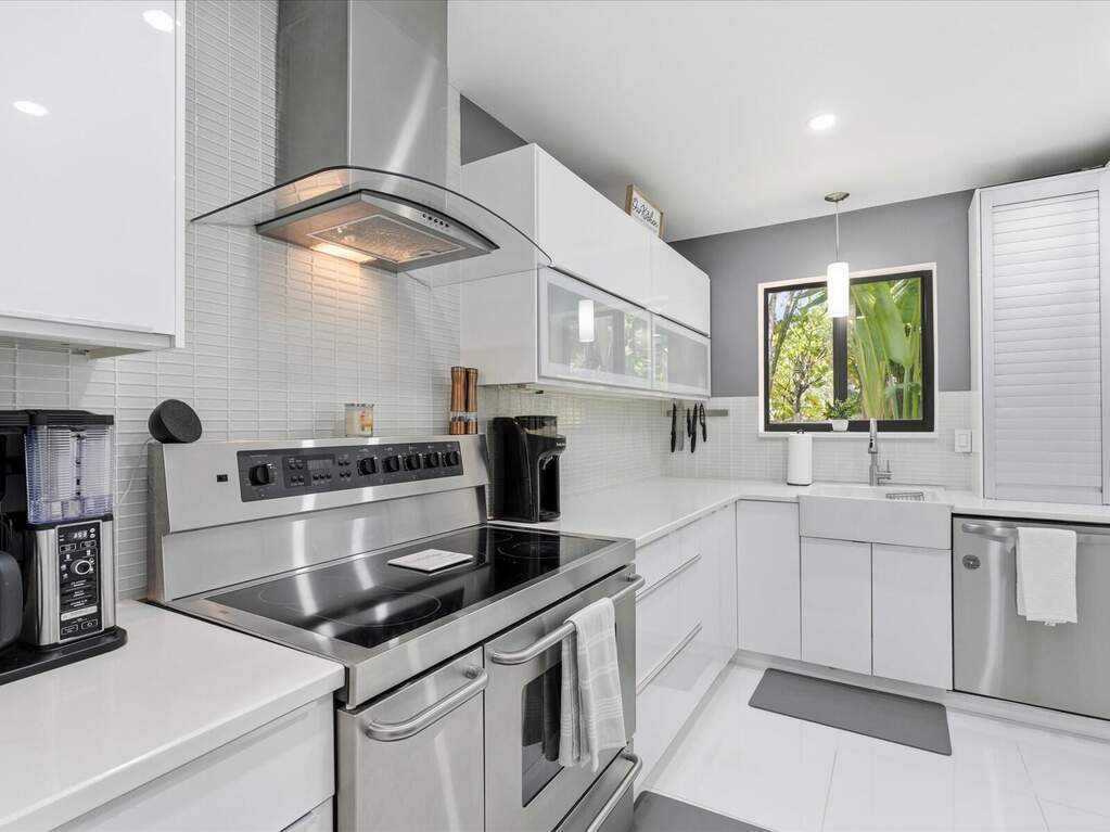 3 Bedroom Single Family Home/House's Image 9