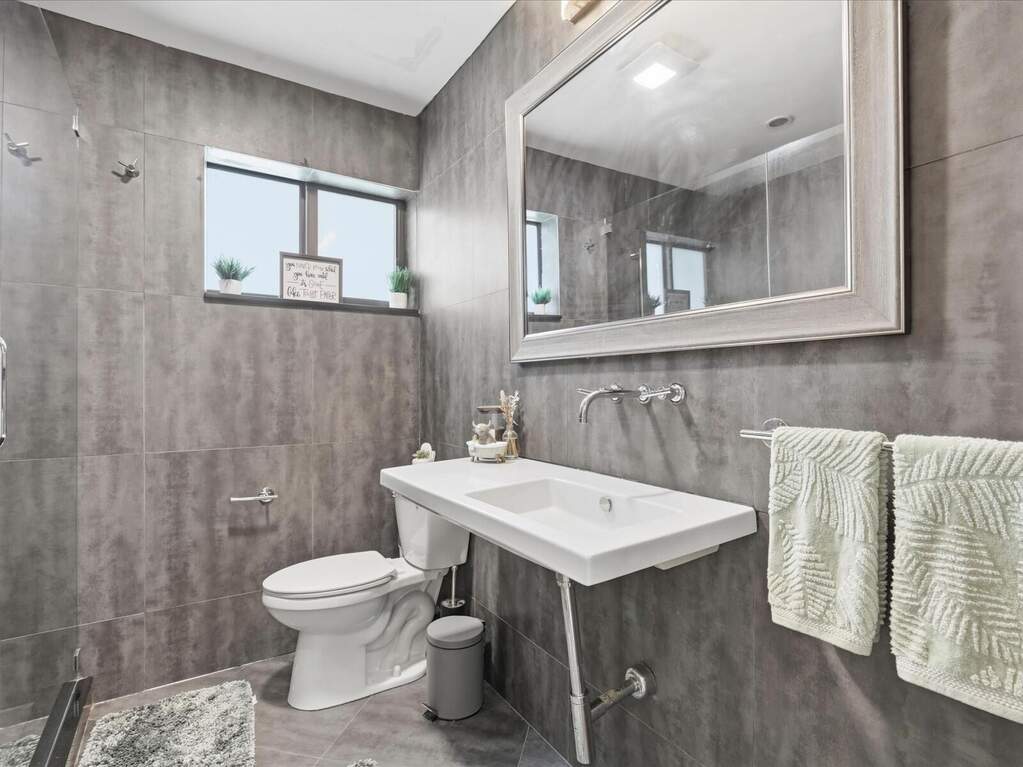 3 Bedroom Single Family Home/House's Image 15