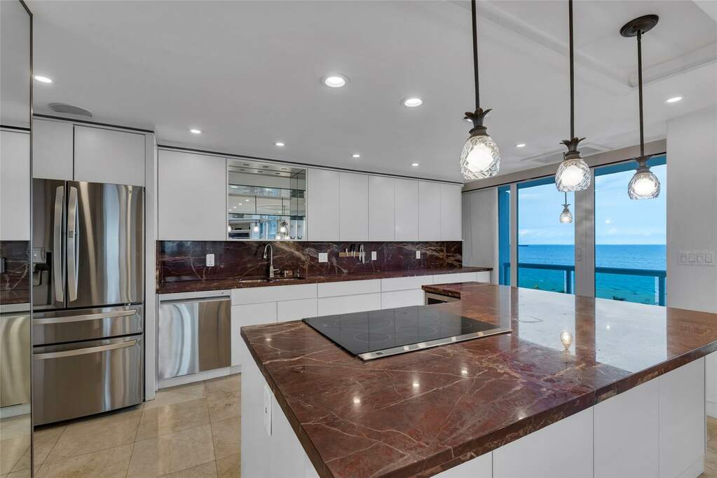 2 Bedroom Apartment/Flat's Image 11