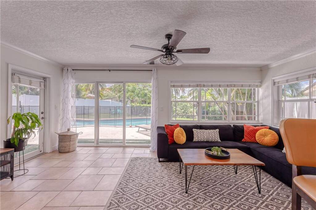 5 Bedroom Single Family Home/House's Image 17