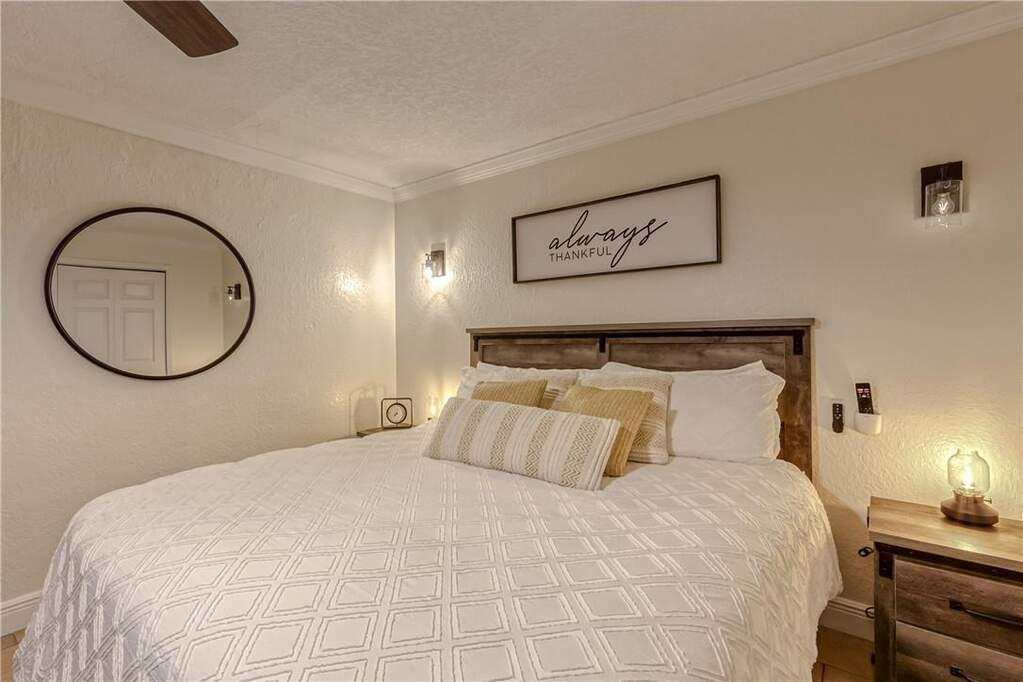5 Bedroom Single Family Home/House's Image 36