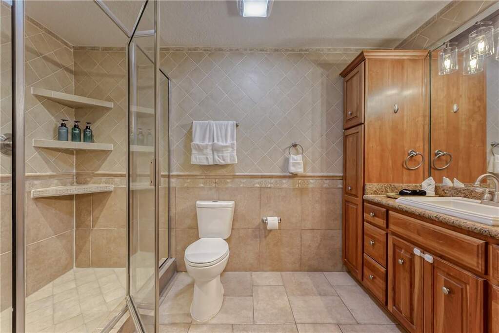5 Bedroom Single Family Home/House's Image 37