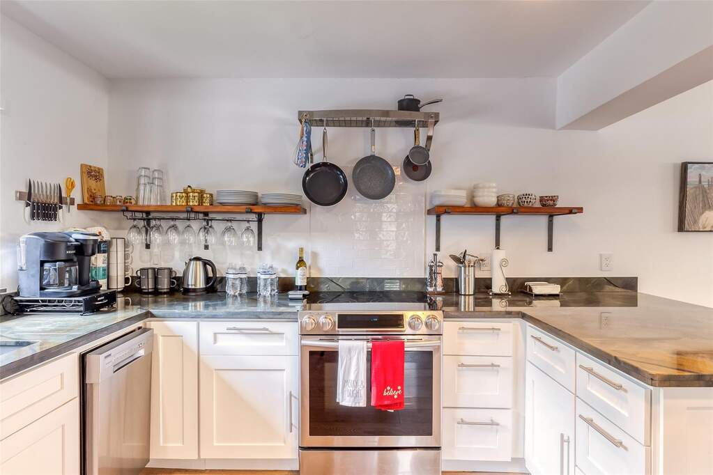 3 Bedroom Single Family Home/House's Image 32