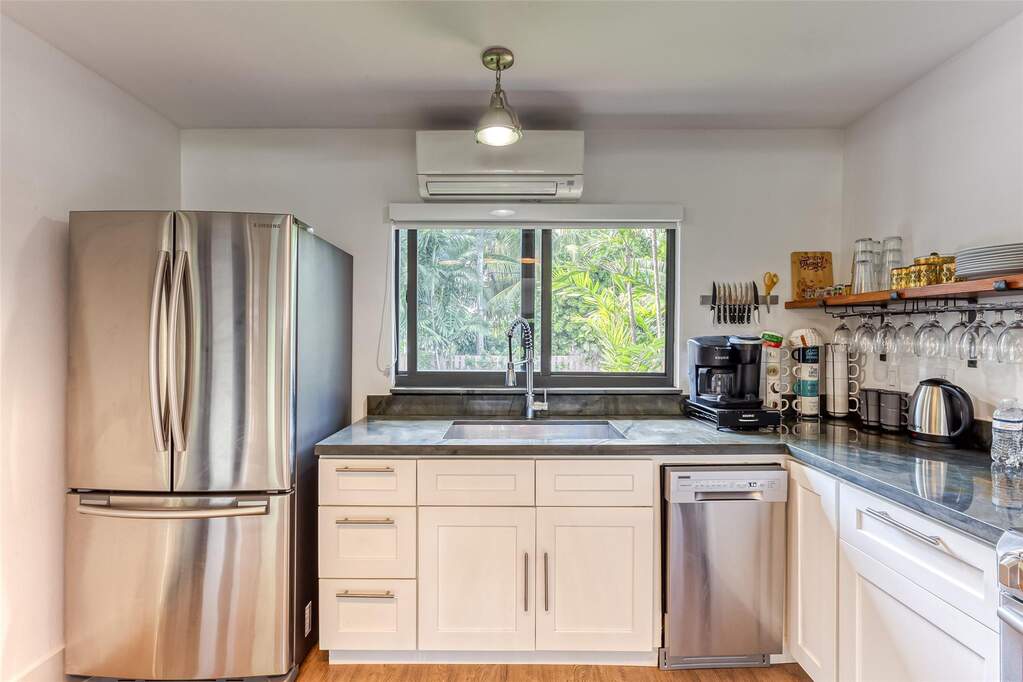 3 Bedroom Single Family Home/House's Image 3