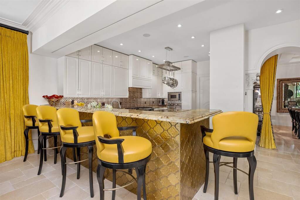5 Bedroom Single Family Home/House's Image 24