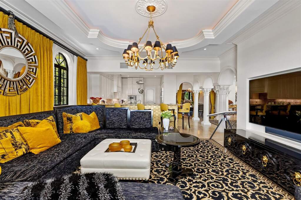 5 Bedroom Single Family Home/House's Image 26