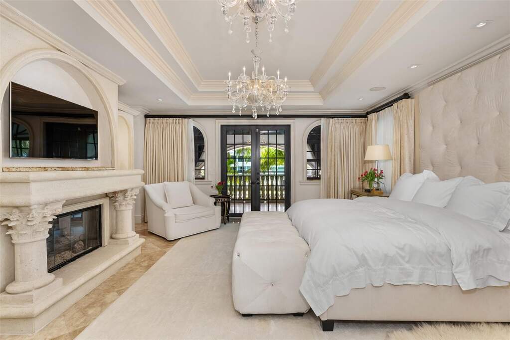 5 Bedroom Single Family Home/House's Image 29