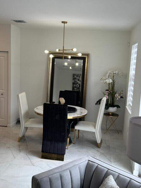 3 Bedroom Villa/Townhouse's Image 8