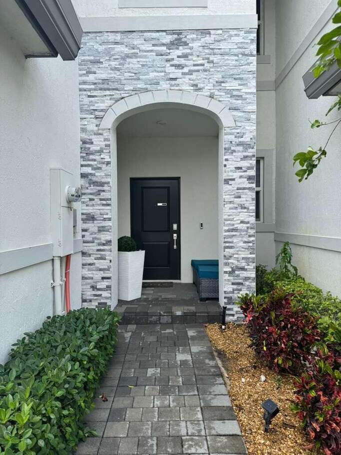 3 Bedroom Villa/Townhouse's Image 9