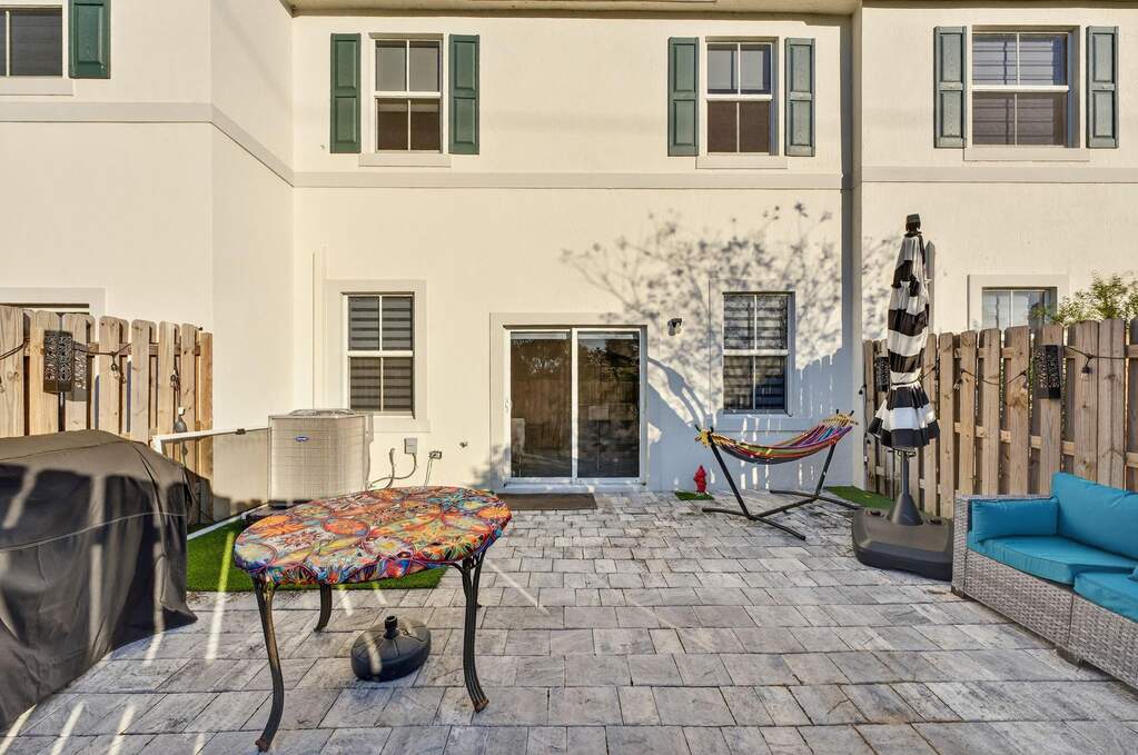 3 Bedroom Villa/Townhouse's Image 28
