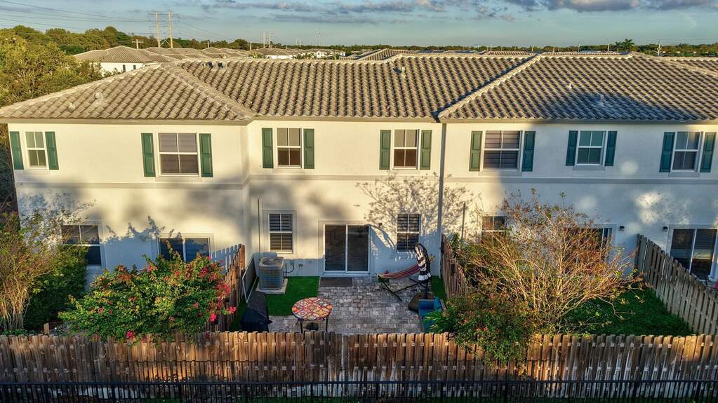 3 Bedroom Villa/Townhouse's Image 48