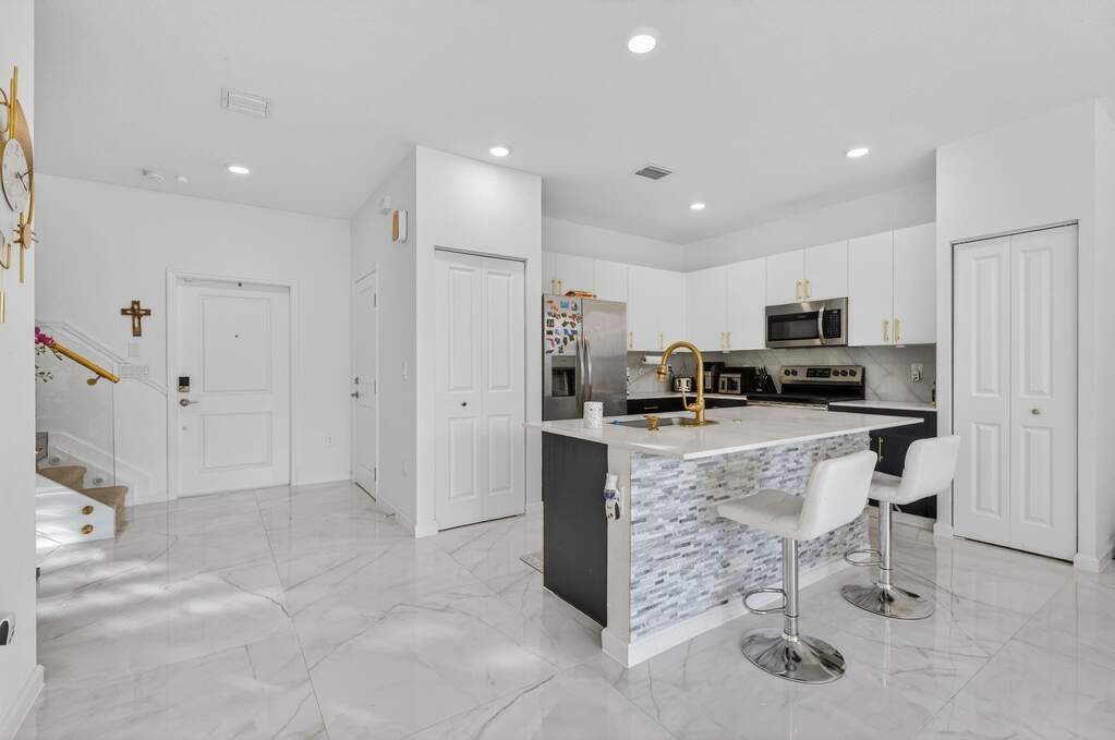 3 Bedroom Villa/Townhouse's Image 4