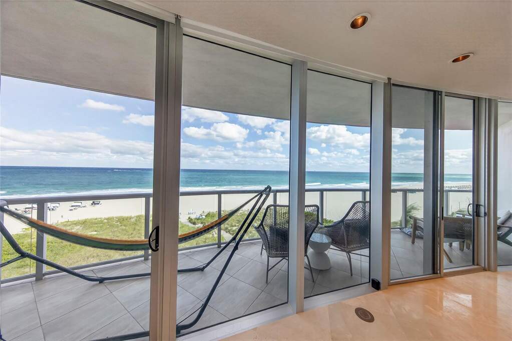 Direct Oceanfront!!