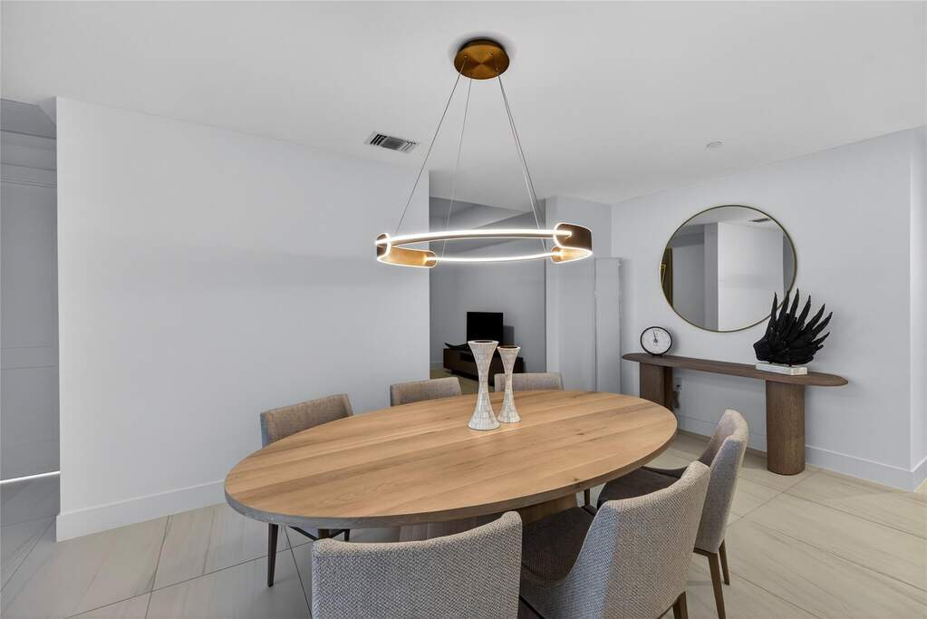 2 Bedroom Apartment/Flat's Image 9
