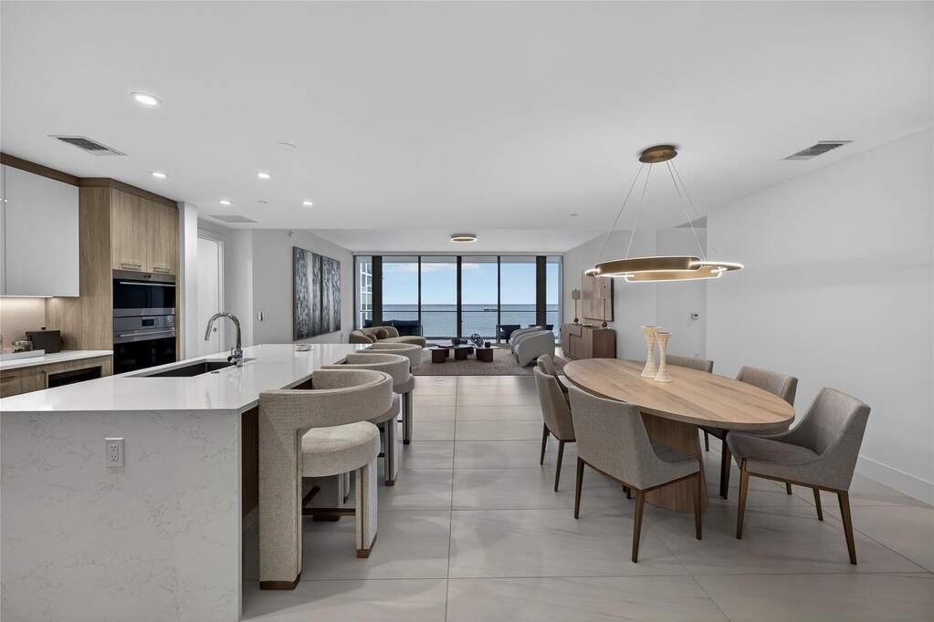 2 Bedroom Apartment/Flat's Image 3