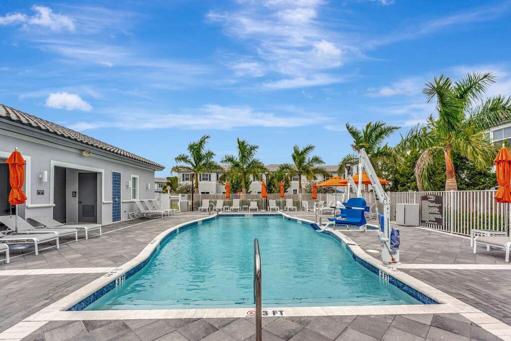 4 Bedroom Villa/Townhouse's Image 9