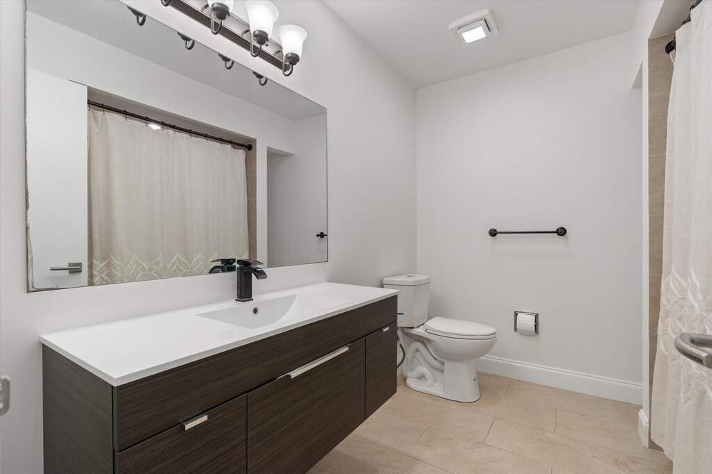 3 Bedroom Single Family Home/House's Image 34