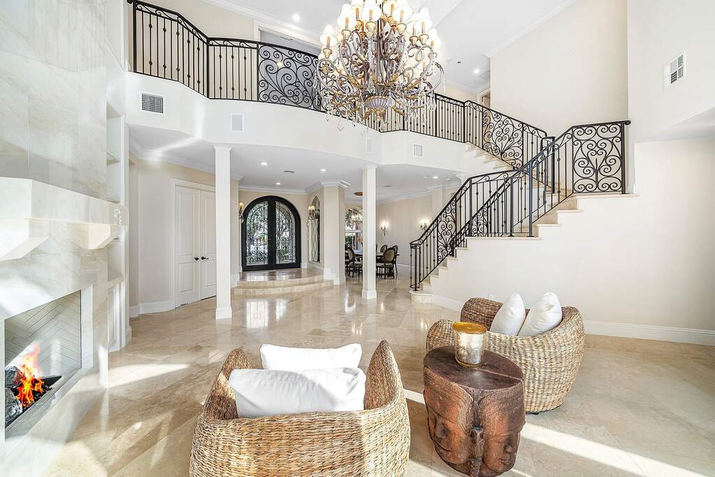 5 Bedroom Single Family Home/House's Image 8