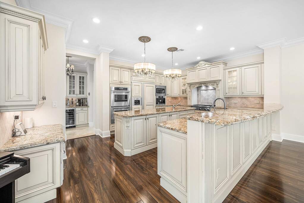 5 Bedroom Single Family Home/House's Image 16