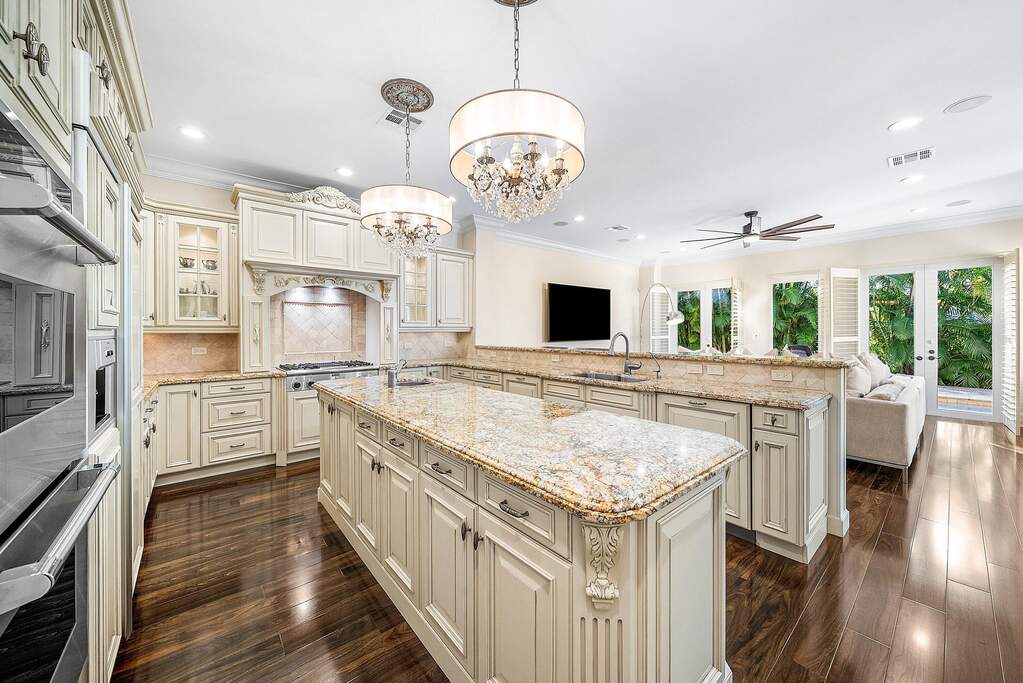 5 Bedroom Single Family Home/House's Image 17