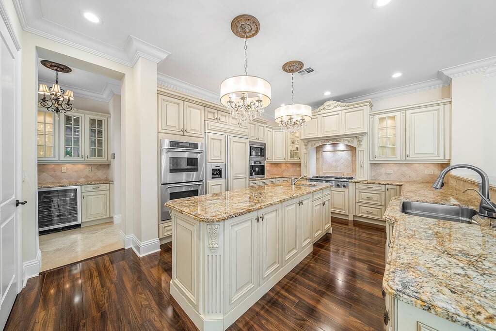 5 Bedroom Single Family Home/House's Image 21