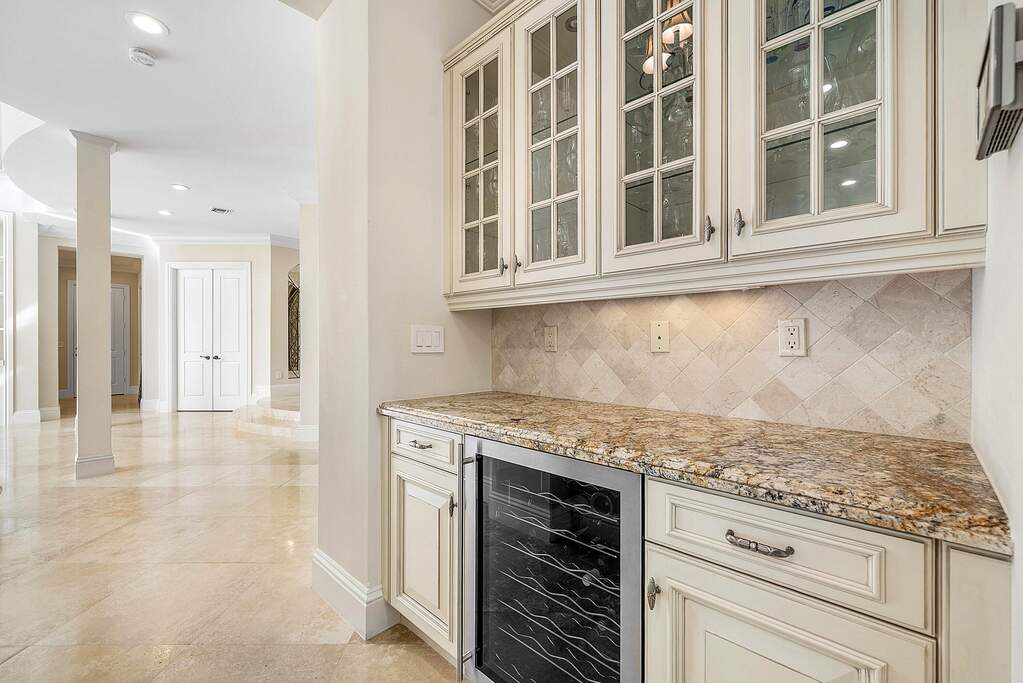 5 Bedroom Single Family Home/House's Image 22
