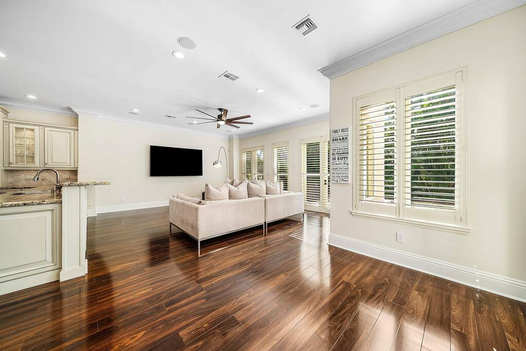 5 Bedroom Single Family Home/House's Image 23