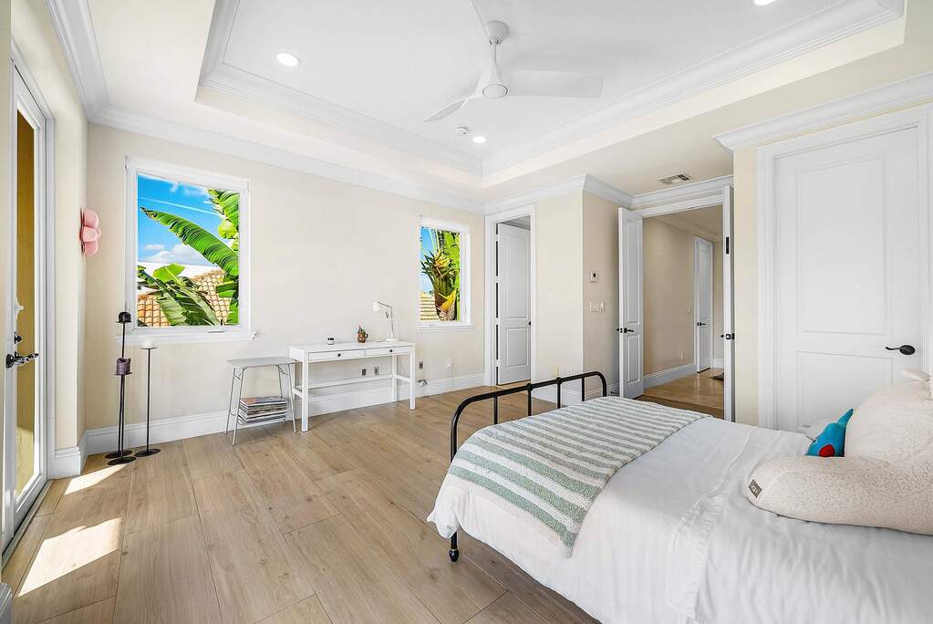 5 Bedroom Single Family Home/House's Image 41