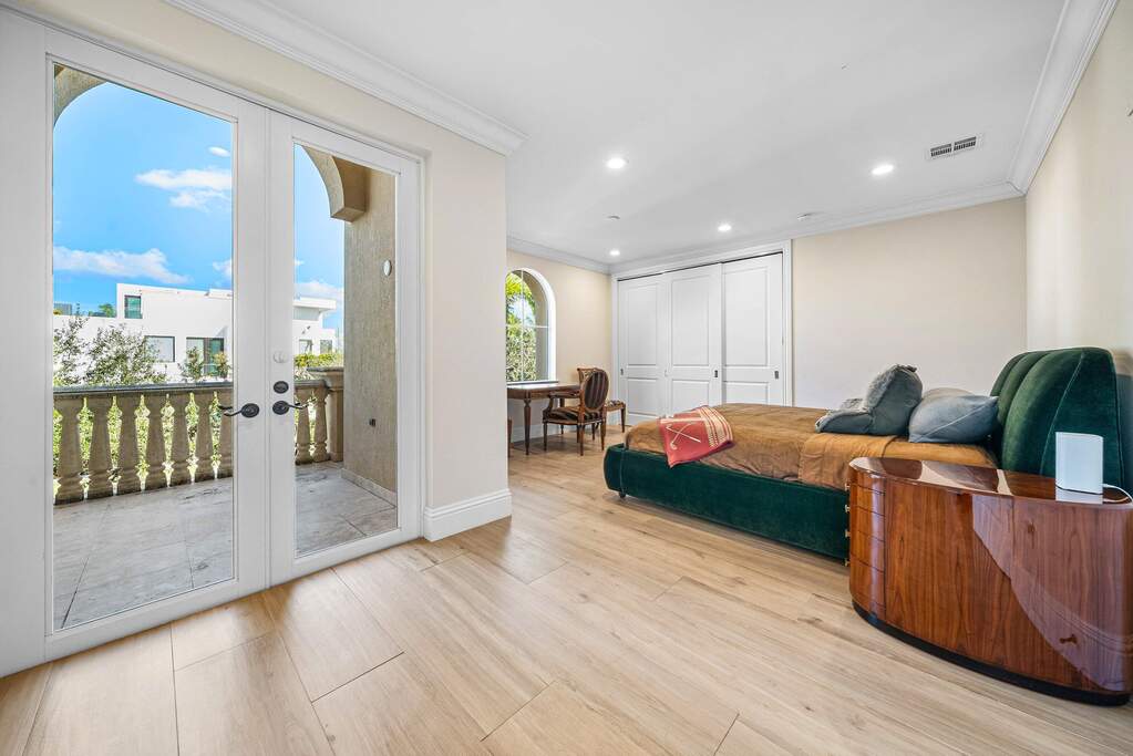 5 Bedroom Single Family Home/House's Image 47