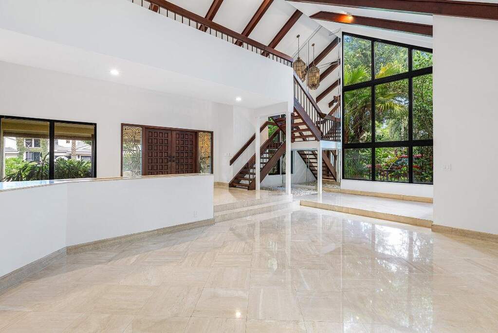 4 Bedroom Single Family Home/House's Image 10