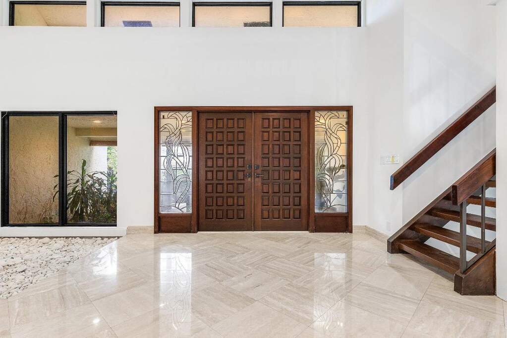 4 Bedroom Single Family Home/House's Image 3