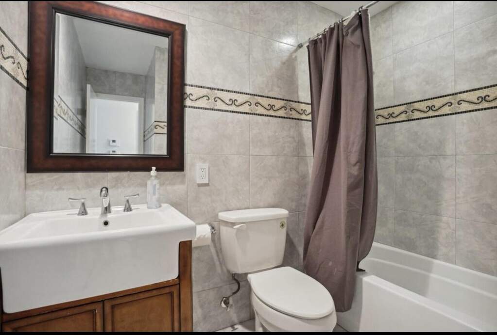 3 Bedroom Single Family Home/House's Image 14