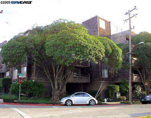 696 Athol #107, Oakland, CA 94610