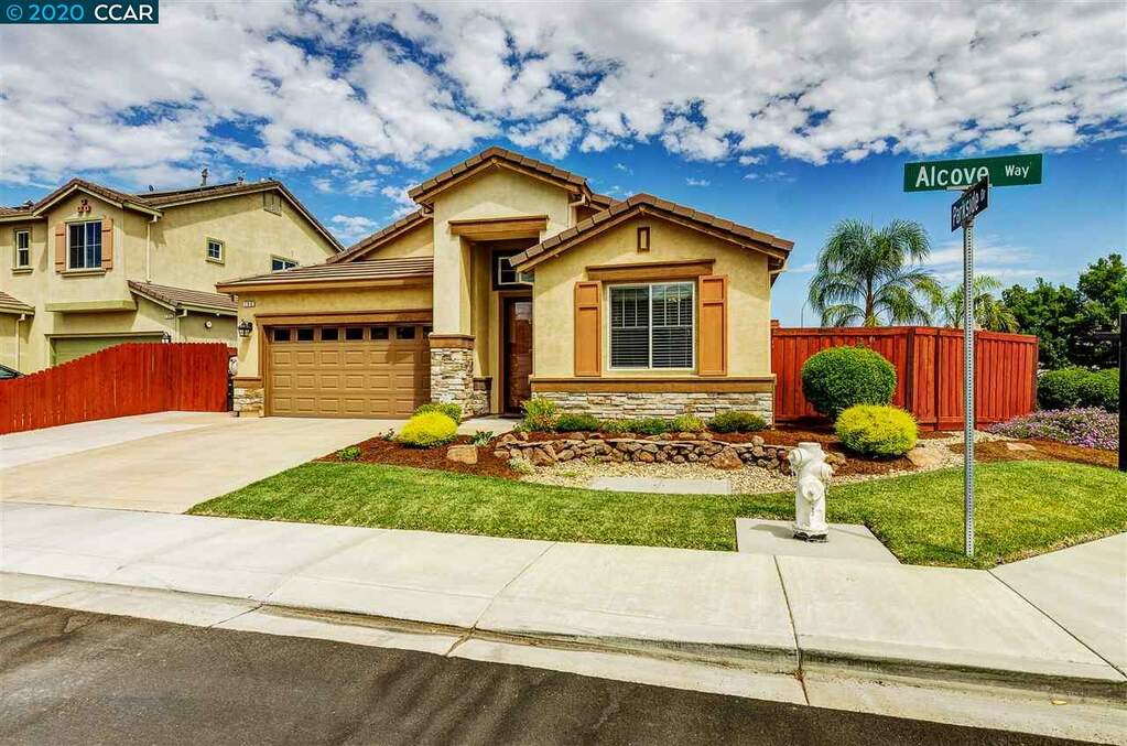 100 Alcove Way, Vacaville, CA 95688