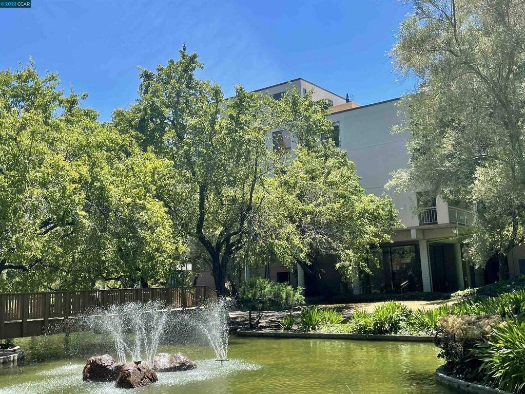340 N Civic Dr #204, Walnut Creek, CA 94596