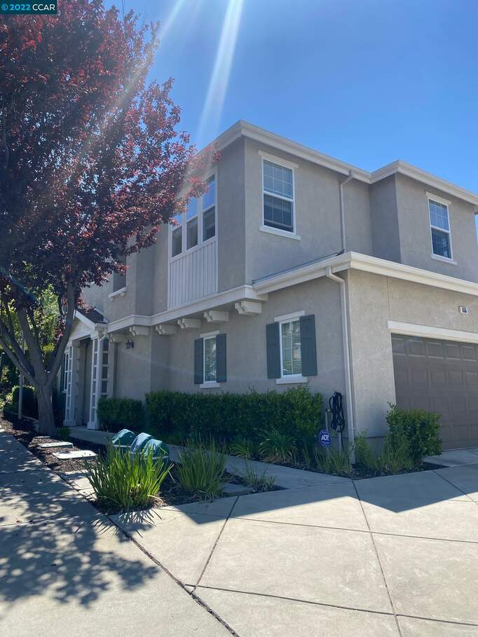 655 Falling Star Dr, Martinez, CA 94553