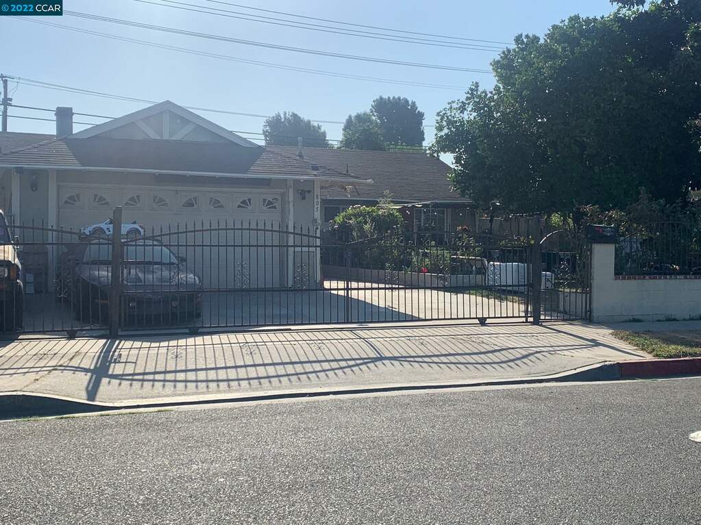 805 S Huron Dr, Santa Ana, CA 92704