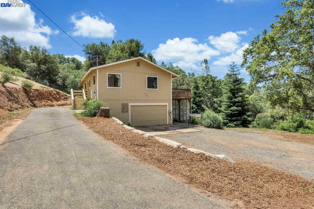 2540 White Horse Rd, Cool, CA 95614