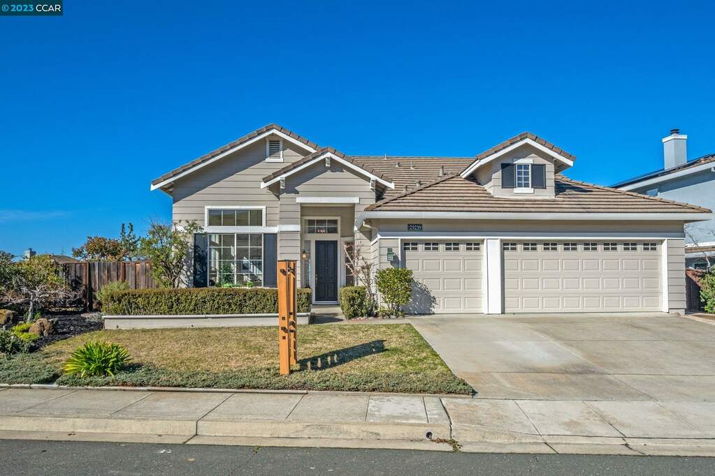 25239 Century Oaks Cir, Castro Valley, CA 94552