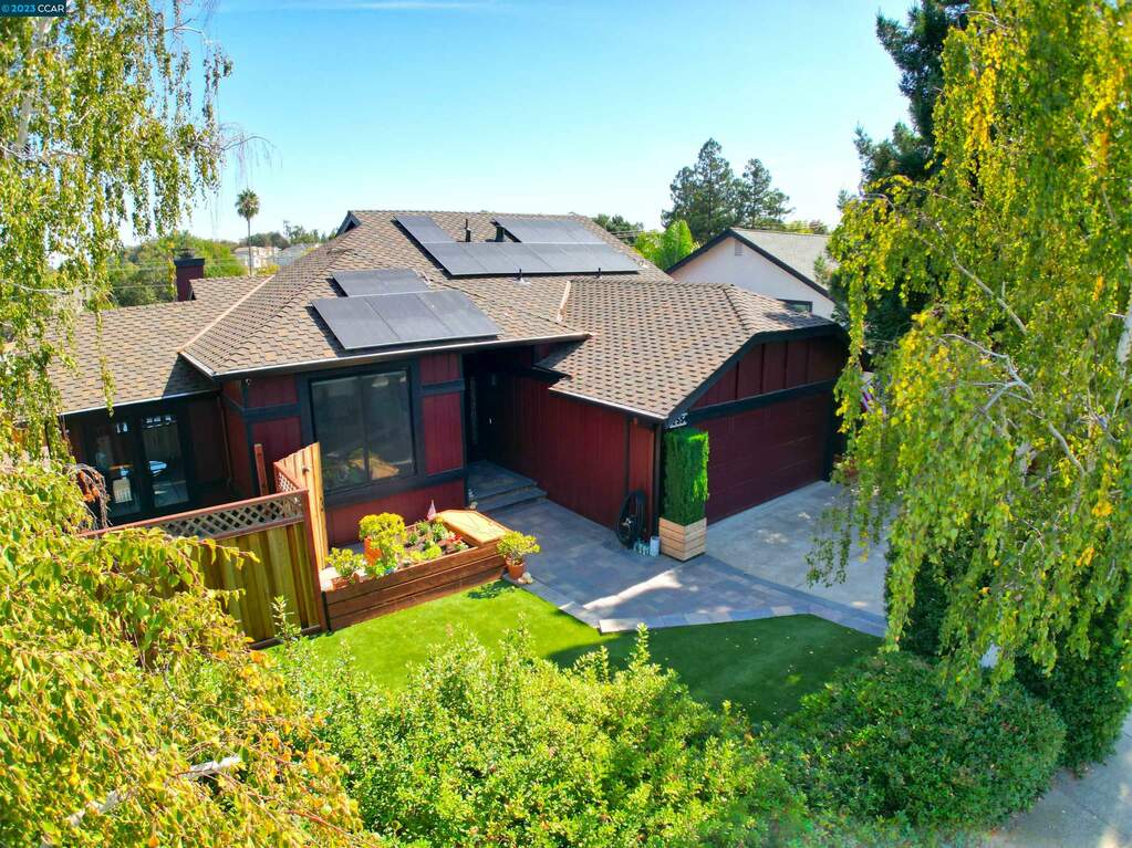 2554 Holly View Ct, Martinez, CA 94553